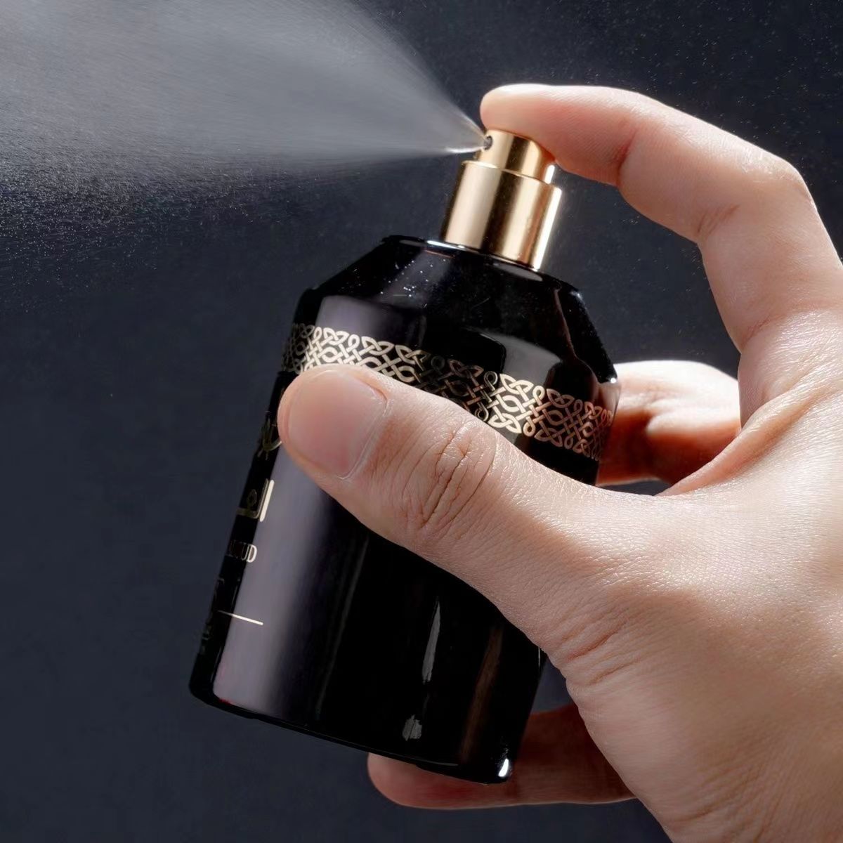 樽型木製香水 高級香水スプレー 女性用 男性用 ユニセックス - Fragrance Oil Perfume Grade のレビューと価格
